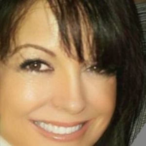 Meet your Posher, Suzanne